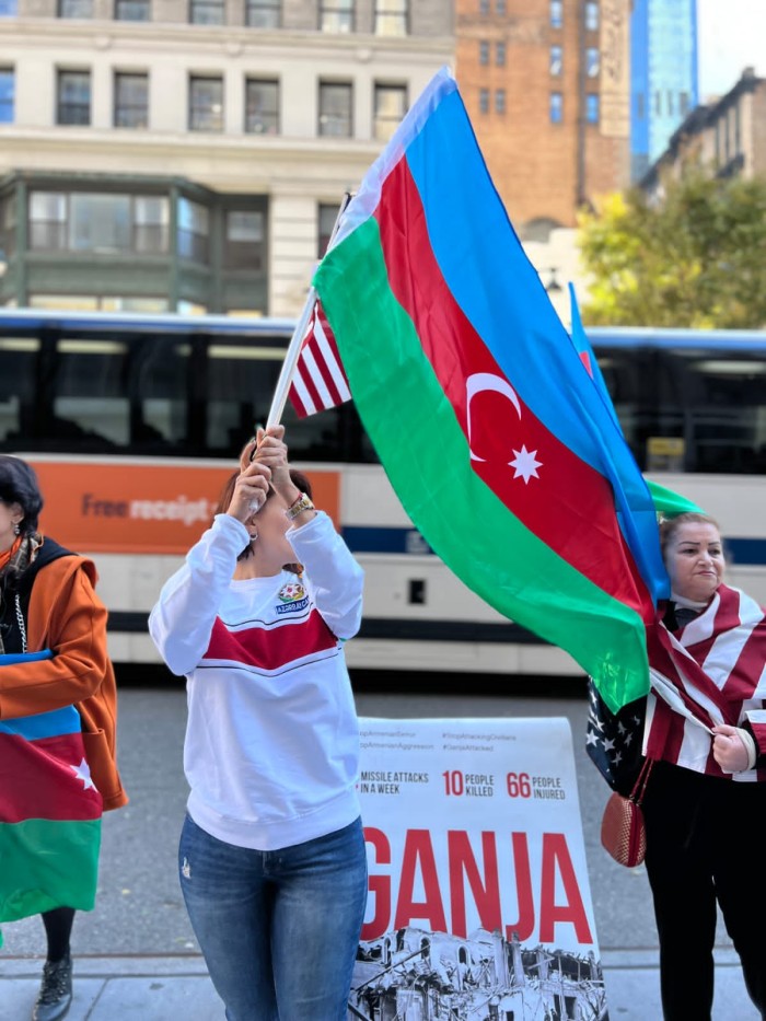 Azərbaycan icmasının üzvləri Nyu-Yorkda piket keçirdi - FOTO